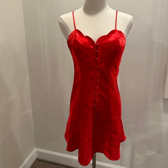 Vintage Victoria’s Secret Scalloped Slip Dress - Picture 1 of 4